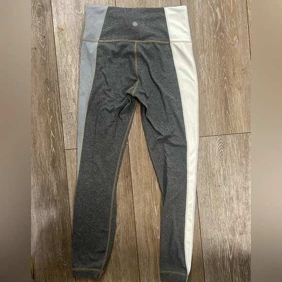 Athleta Women’s Elation Sport Gray and White Striped Leggings - XS - Picture 3 of 9